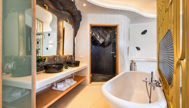 5* Athina Luxury Suites - Φηρά, Σαντορίνη